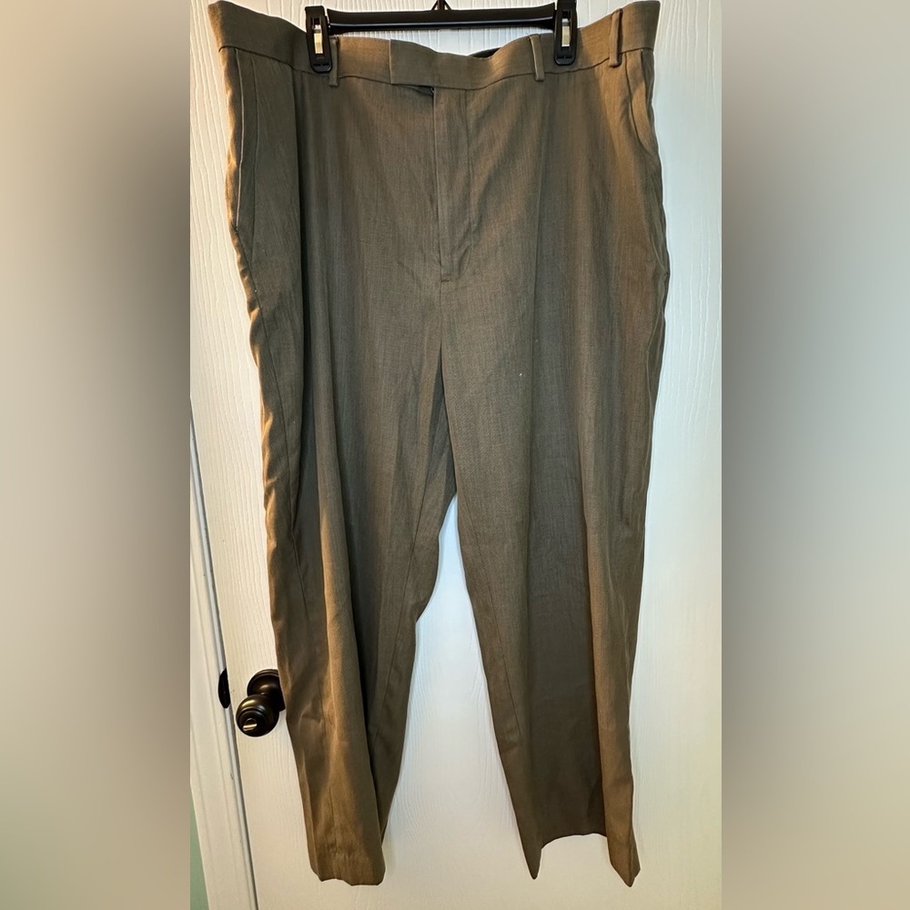 Perry Ellis brown dress pants men’s 42x30 inseam 29”
